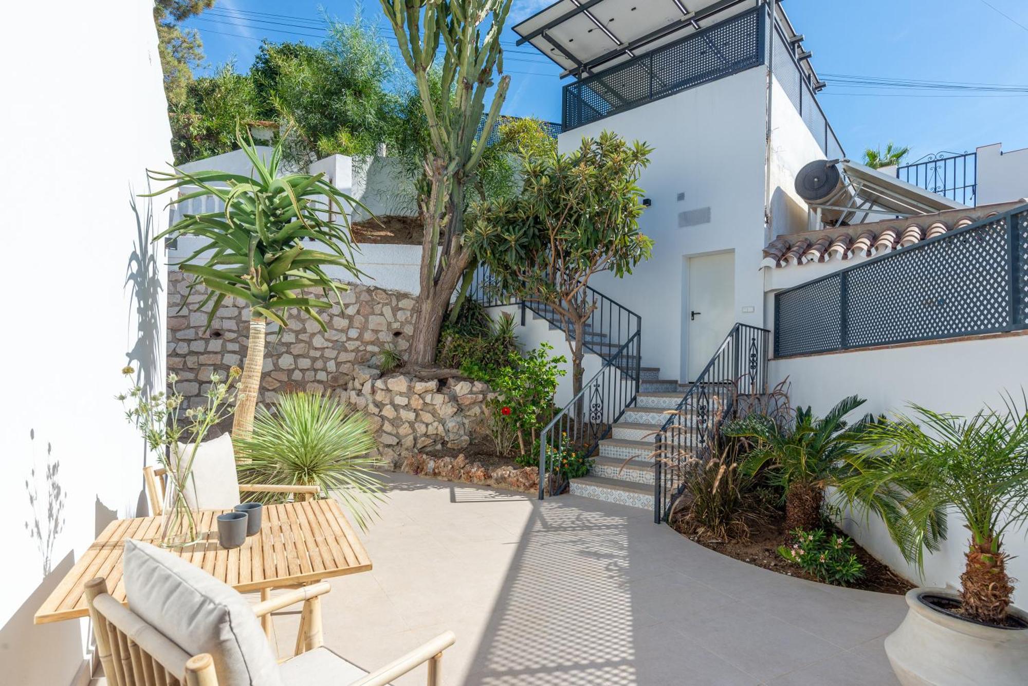 With Privat Saltwater Pool Holiday home *